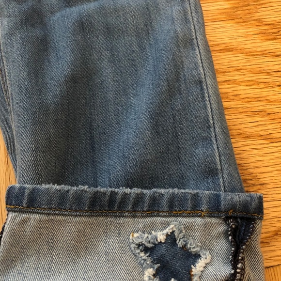 EIGHT DREAMS STAR PATCHED BOYFRIEND JEANS PREOWNED - Picture 2 of 3